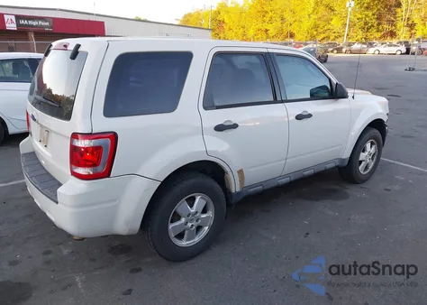 2012 Ford Escape Xls z USA, uszkodzony, nr VIN 1FMCU0C75CKA20128